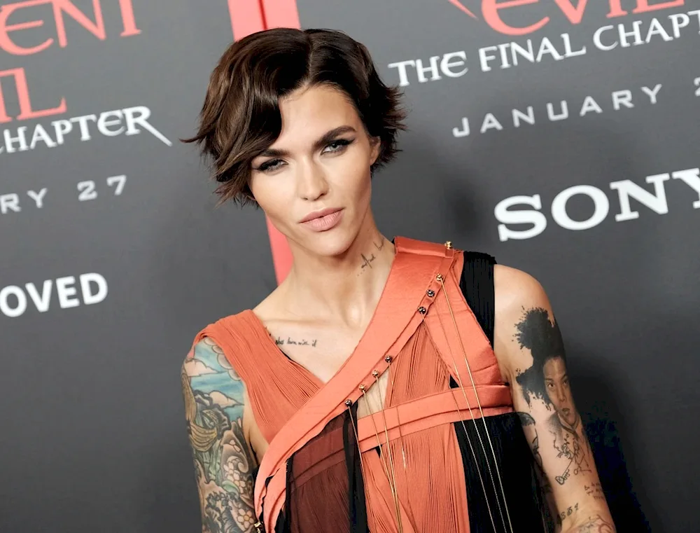 Ruby Rose blonde