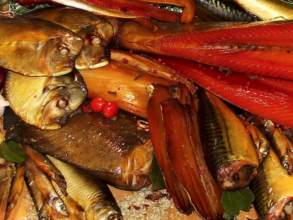 Hot-smoked fish for beer