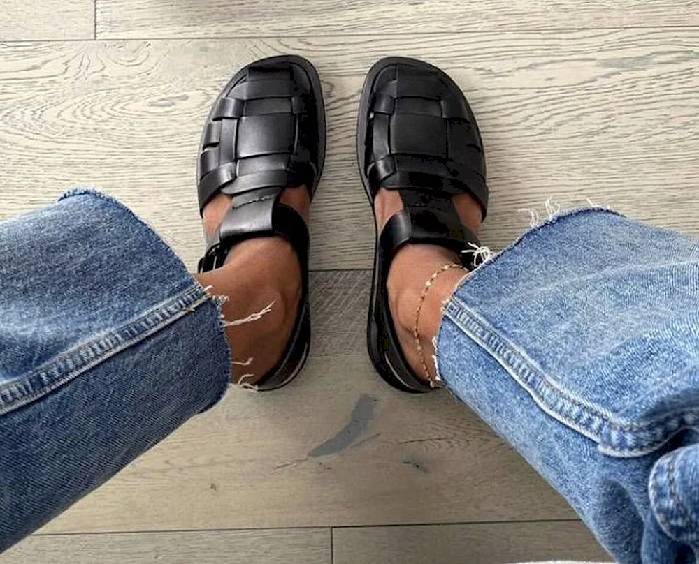 Fisherman sandals trend 2021