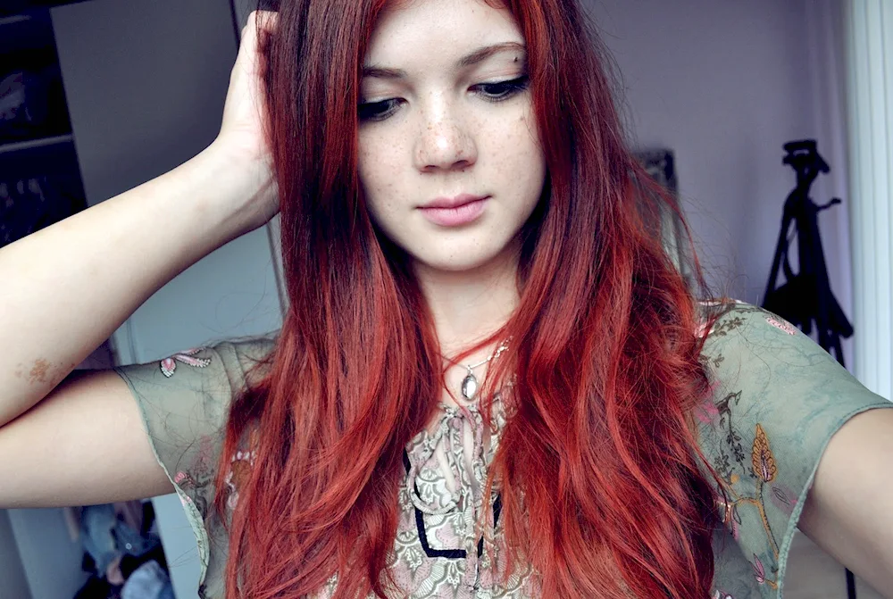 Red tonic on brown hair