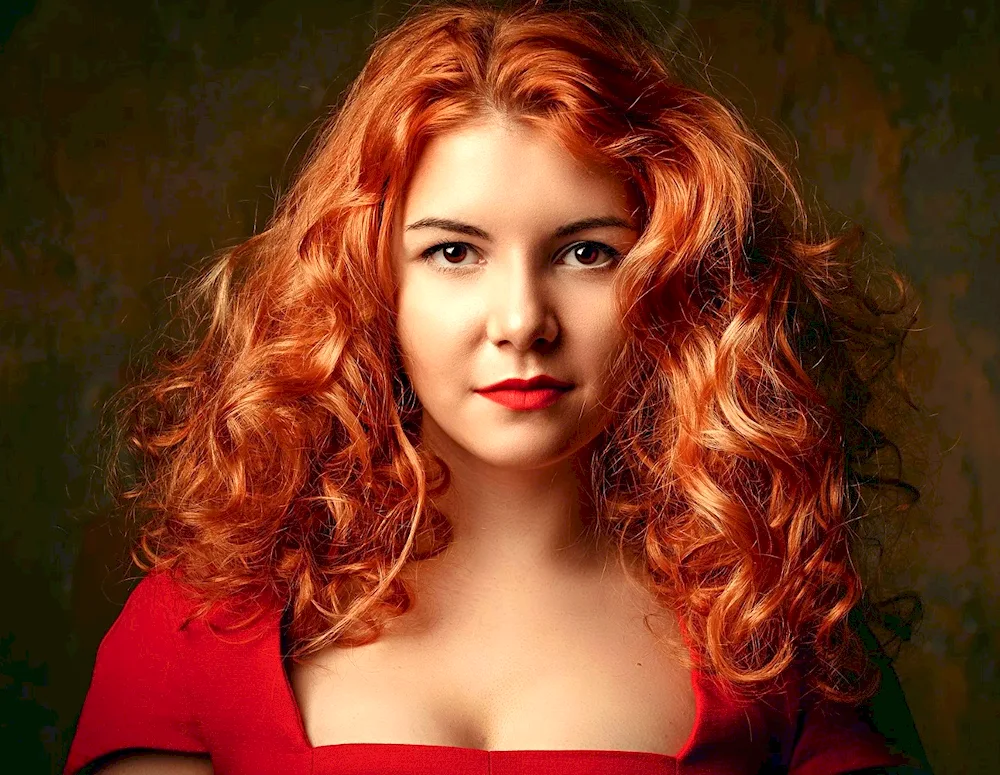 Curly curls red