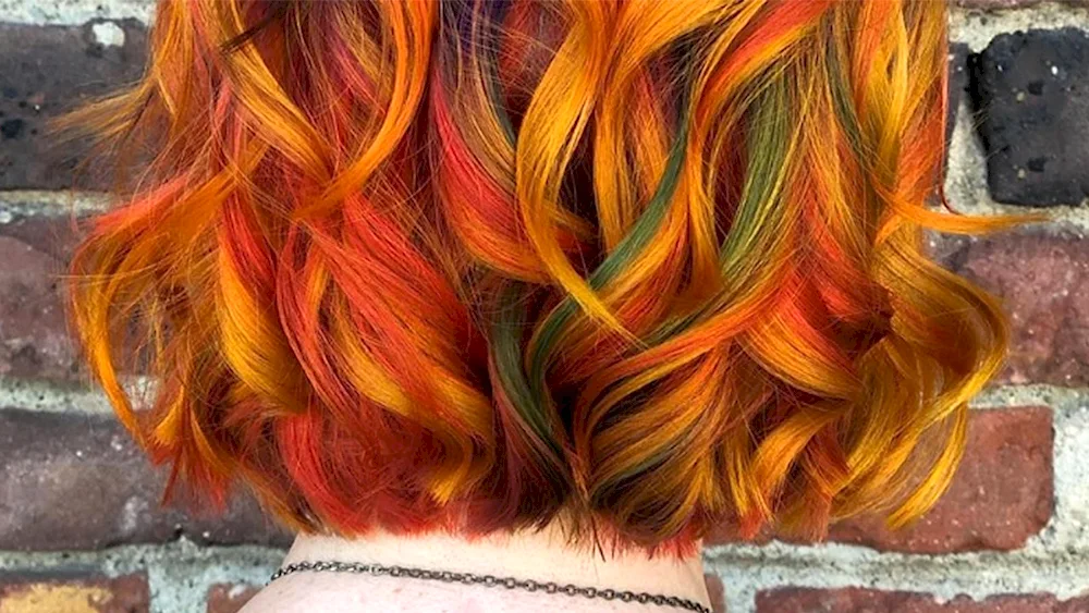 Ombré dark roots red ends