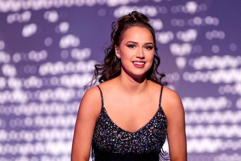 Sabine Akterina presenter