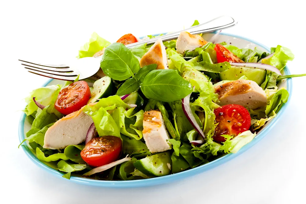 Salad with aubergine and chicken breast