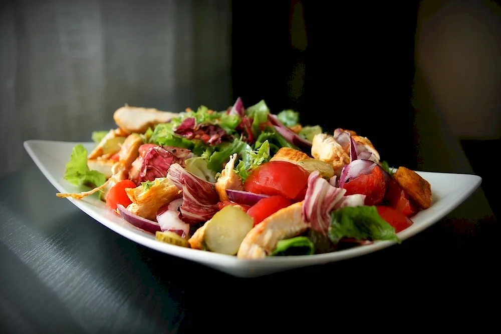 Salad Tbilisi with red beans and beef