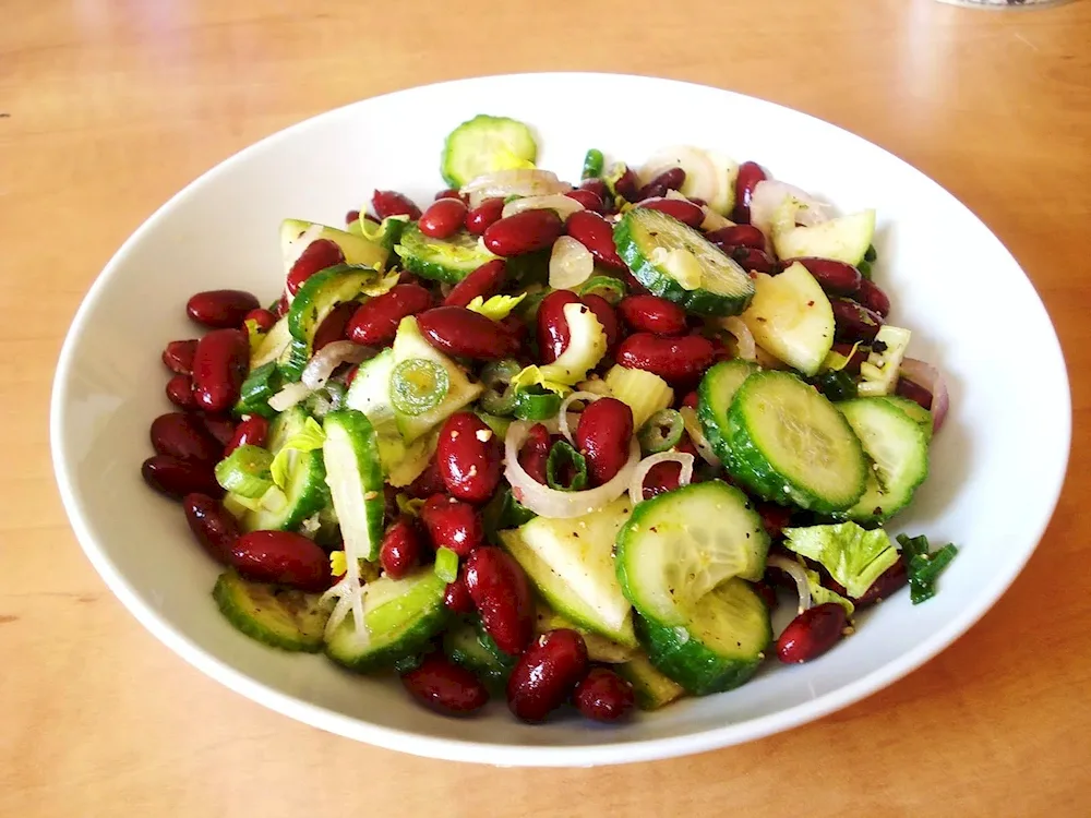 Salad with beans