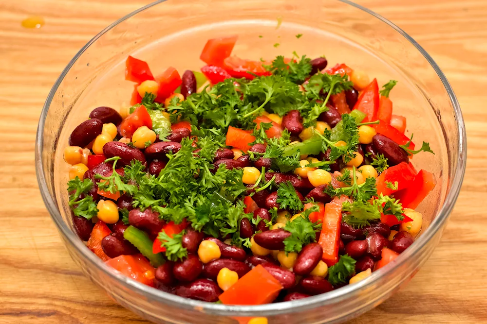 Salad with beans