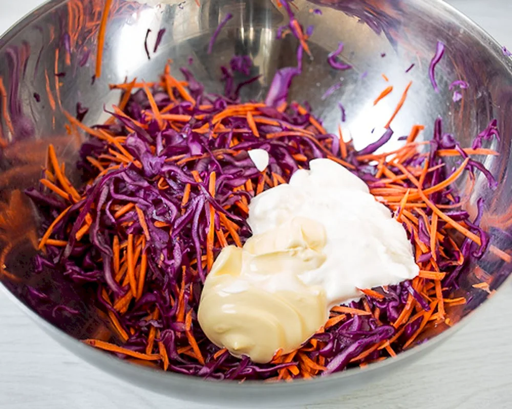 Red cabbage salad