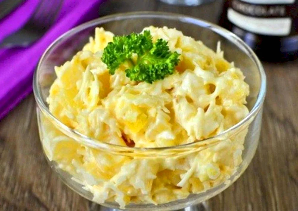 Salad chicken with pineapple and cheese