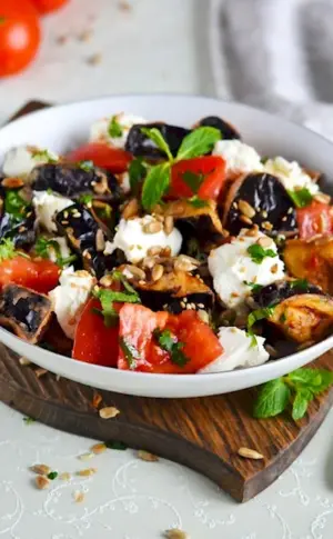 Lazzat salad with crispy aubergines