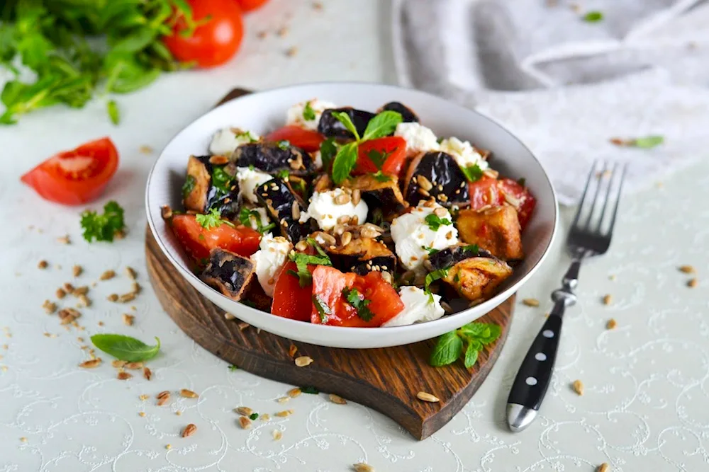 Lazzat salad with crispy aubergines