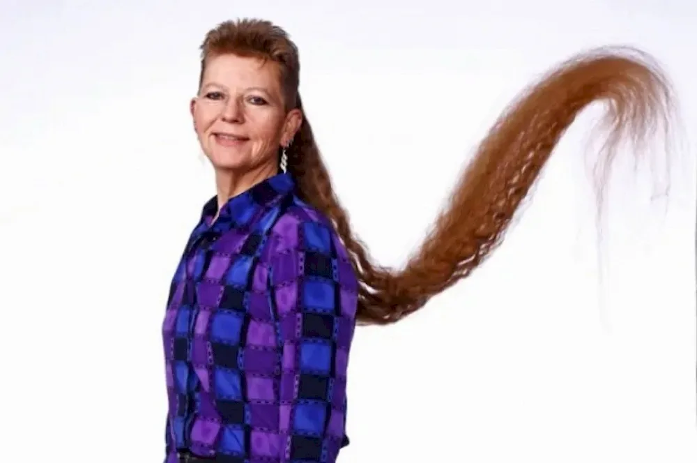 Longest nails Guinness World Record
