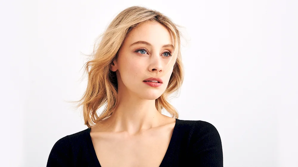 Sarah Gadon