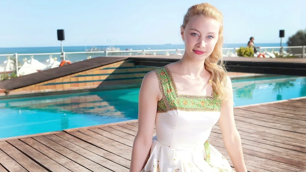 Sarah Gadon