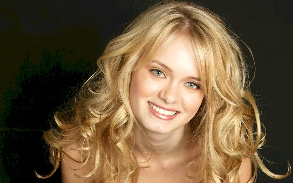 Sara Paxton