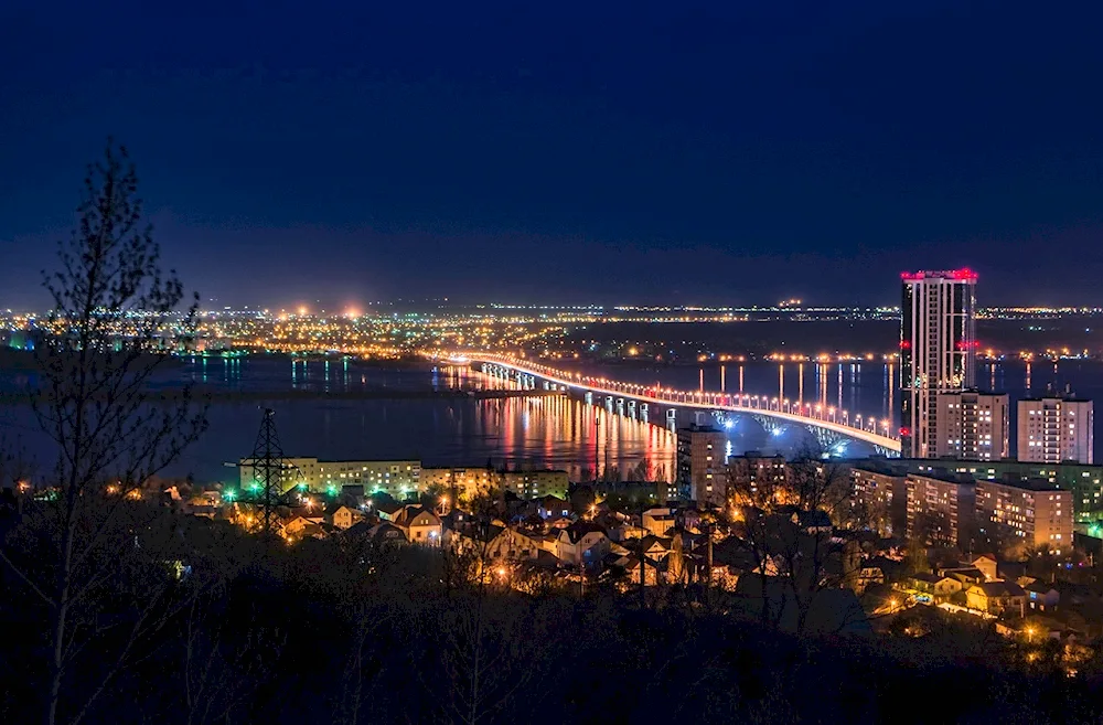 Night Saratov from Sokolovaya Gora