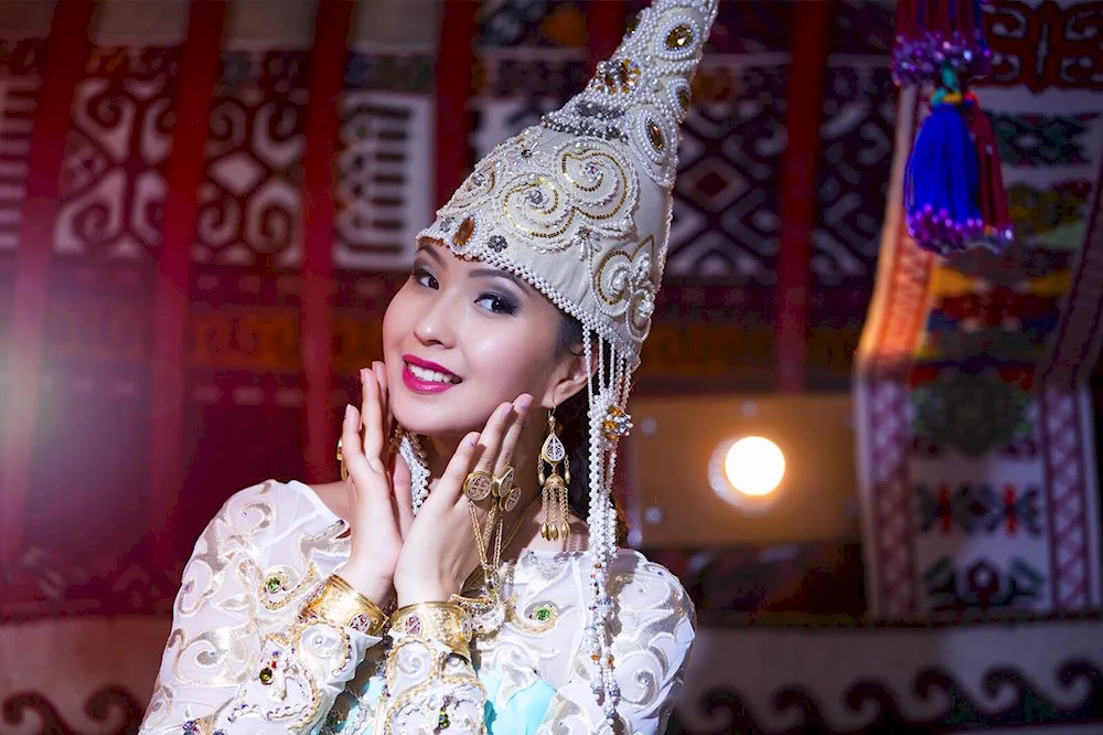 Saukele Kazakh