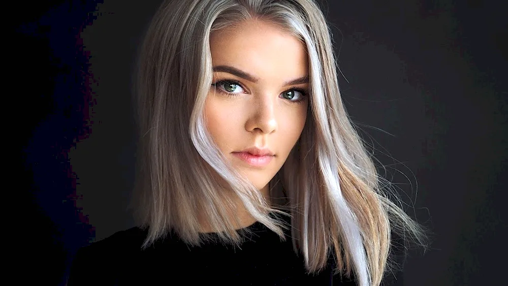 Light blonde hair shades