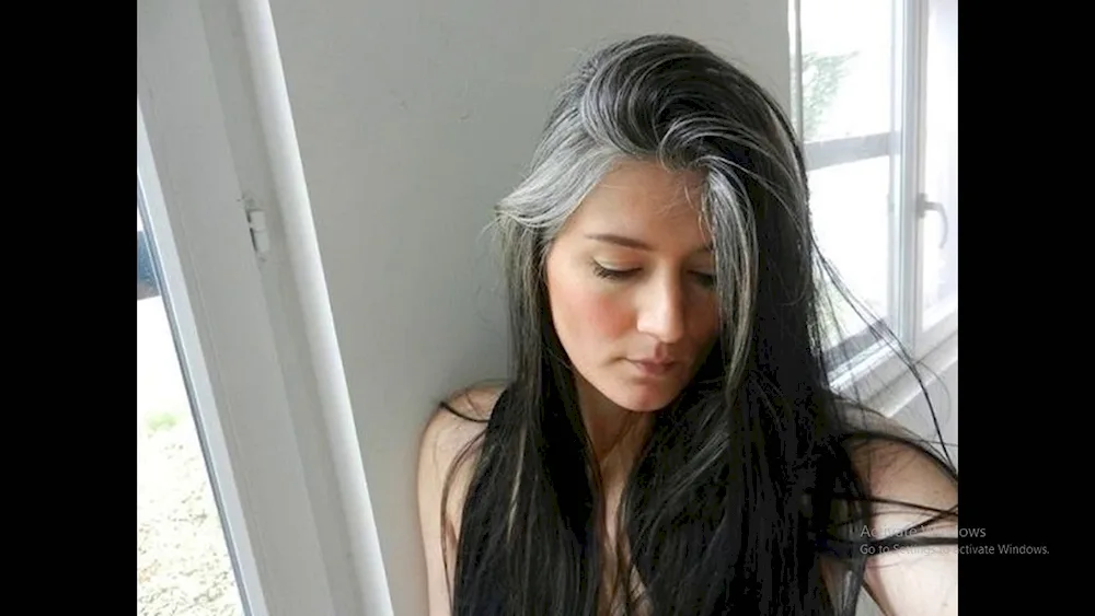Colouring grey hair