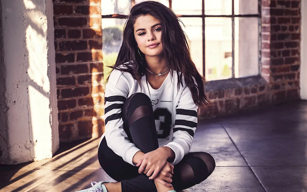 Selena Gomez adidas Neo 2015