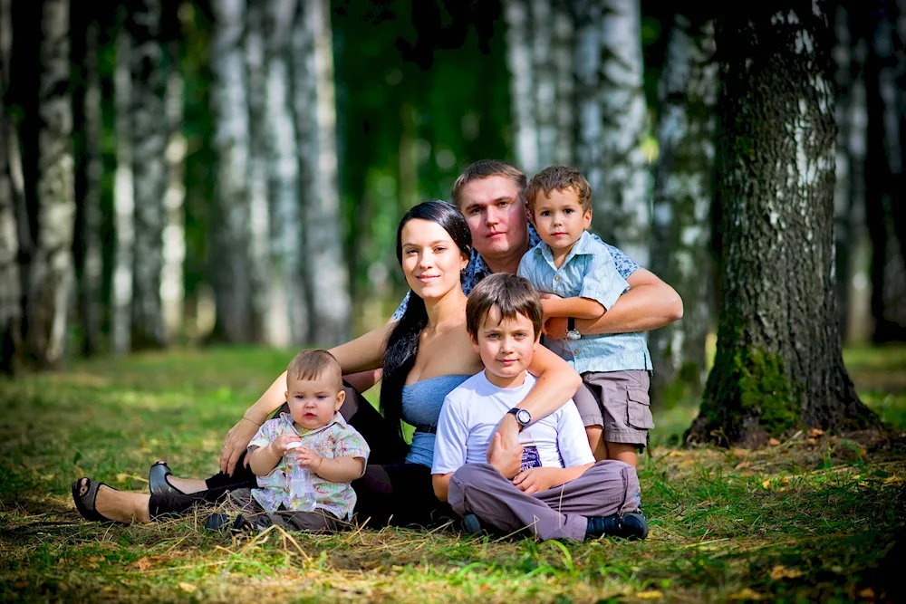 Family photo shoot in nature
