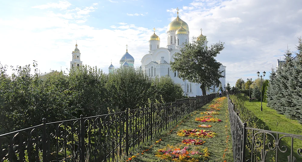 Saint Trinity Seraphim-Diveyevsky Monastery