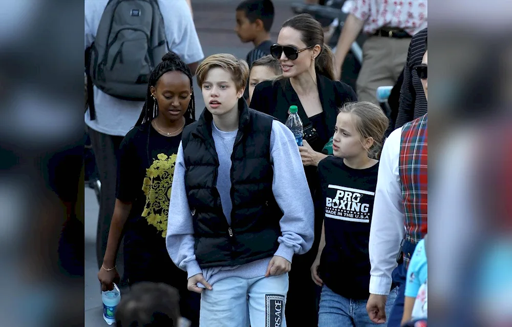 Shiloh Jolie-. Pitt