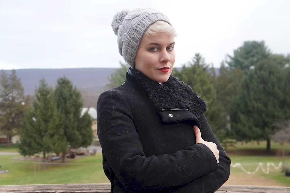 Hat with short hair