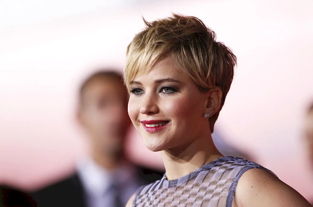 Charlise Theron pixie