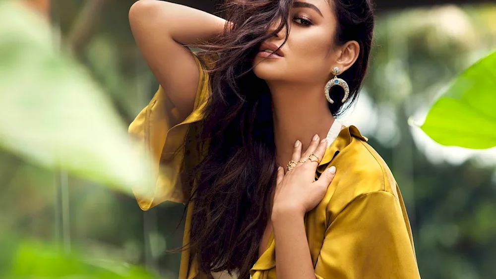 Shay Mitchell