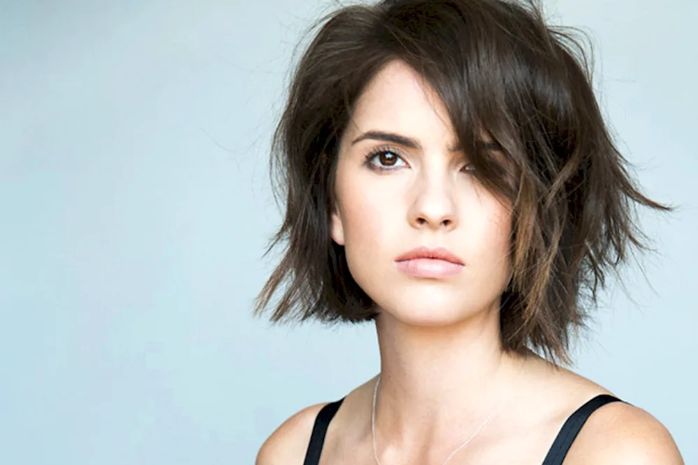 Shelley Hennig