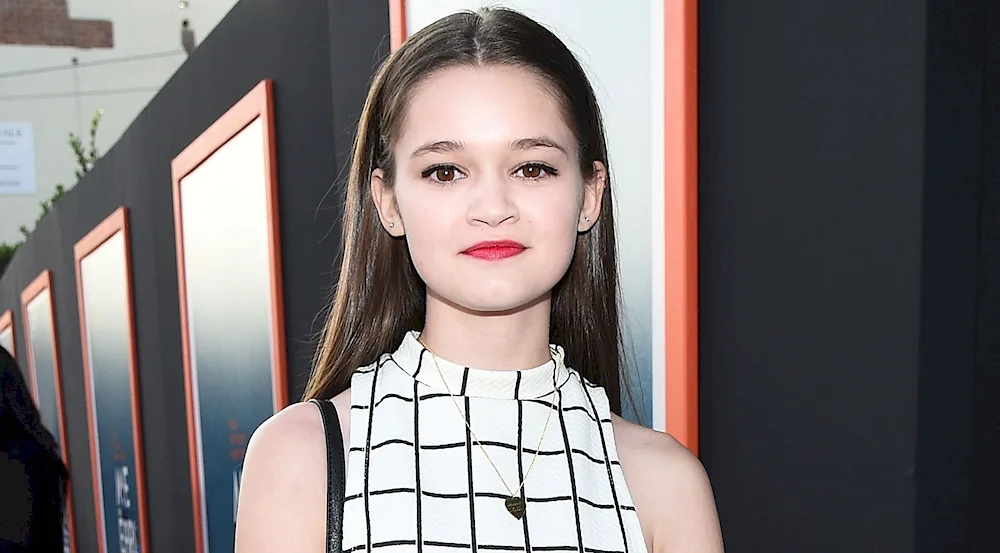 Ciara Bravo Bravo 2022