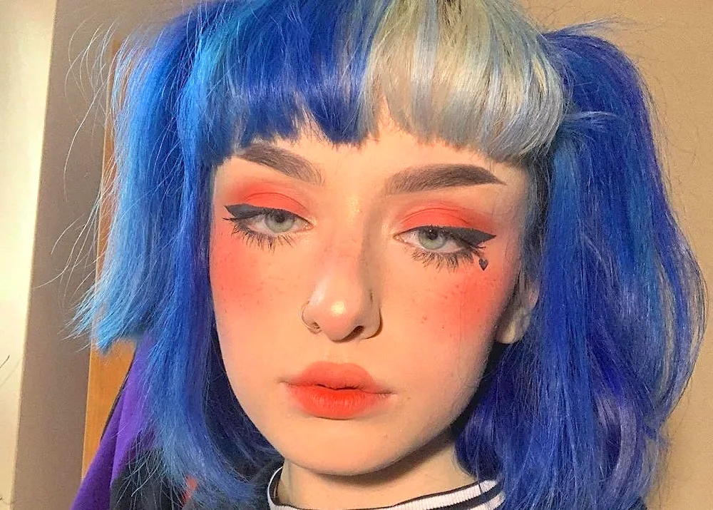 Blue bangs