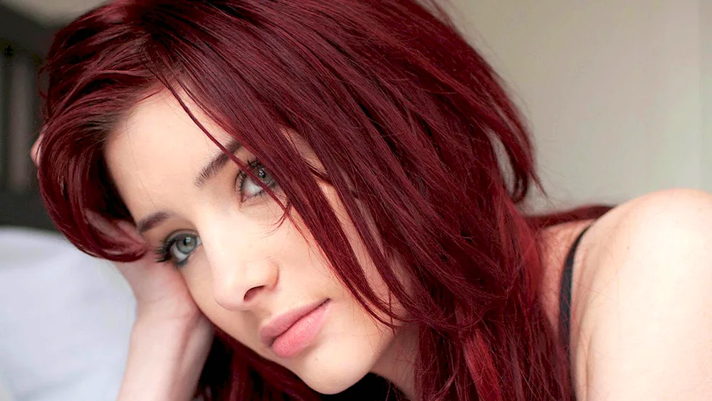 Eva Elfey red hair