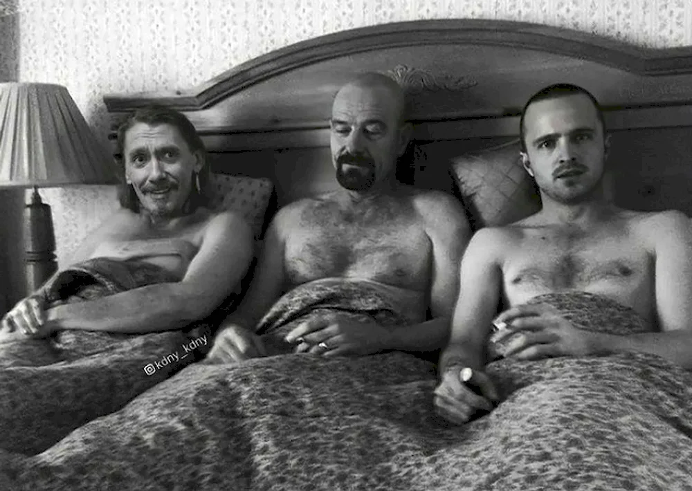 Skyler Walter and Jesse in bed