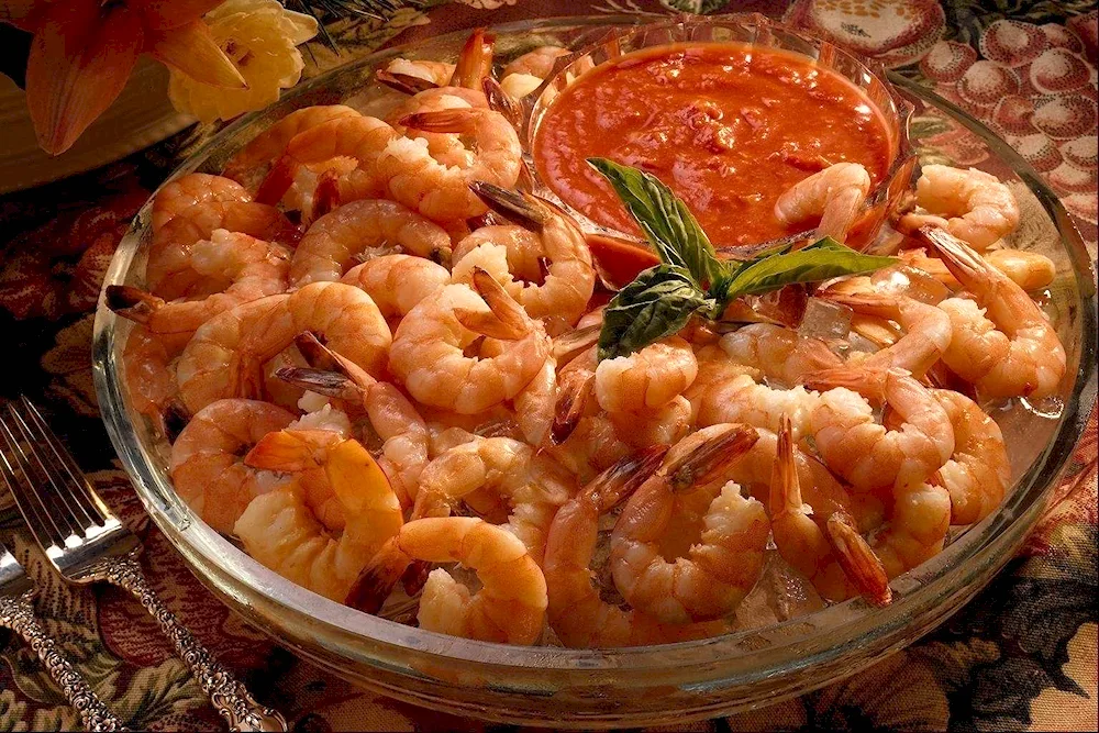 Shrimp tartare with shrimps