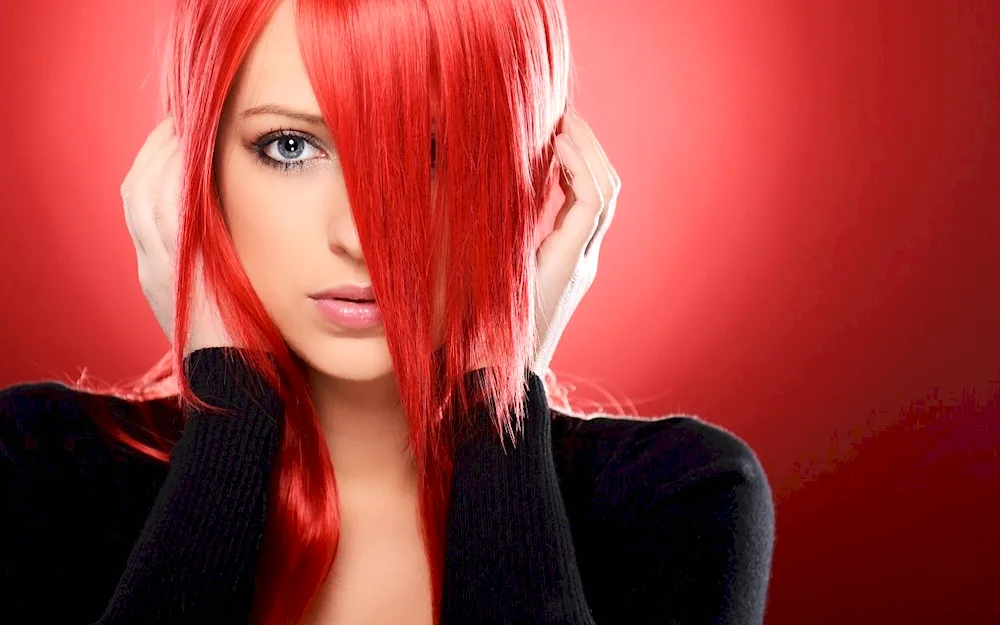 Carlet Taylor with red hair