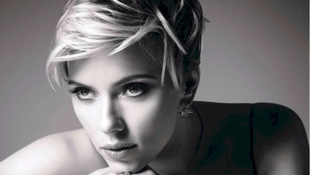 Scarlett Johansson haircut