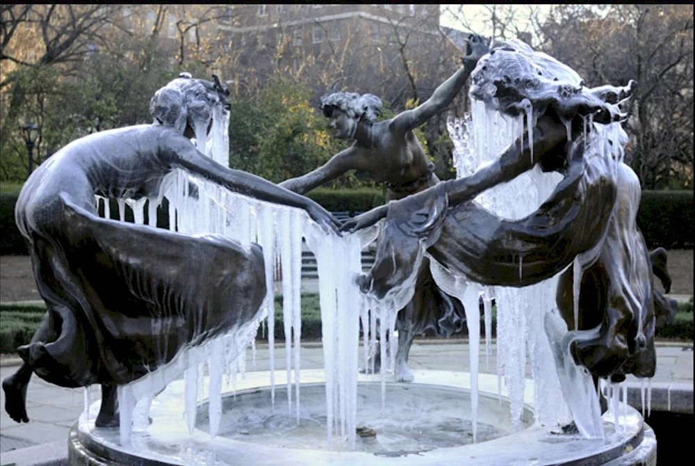 Sculpture-Fountain of the Mustangs of Las Colinas.