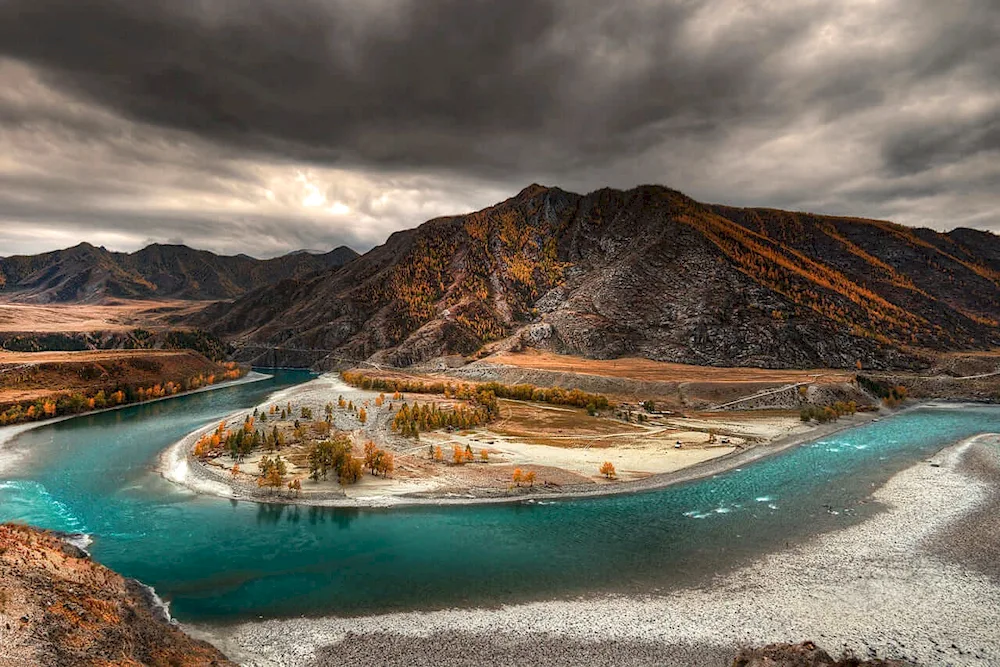 The confluence of Katun and Chuya autumn