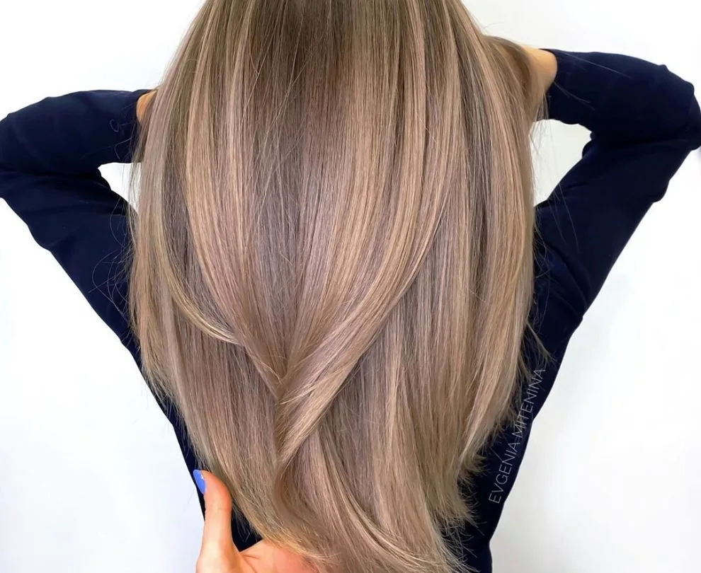 Complicated colouring on medium hair