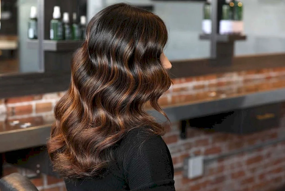 Difficult hair colouring for brunettes