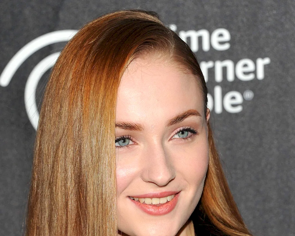Karen Gillan dark copper hair colour