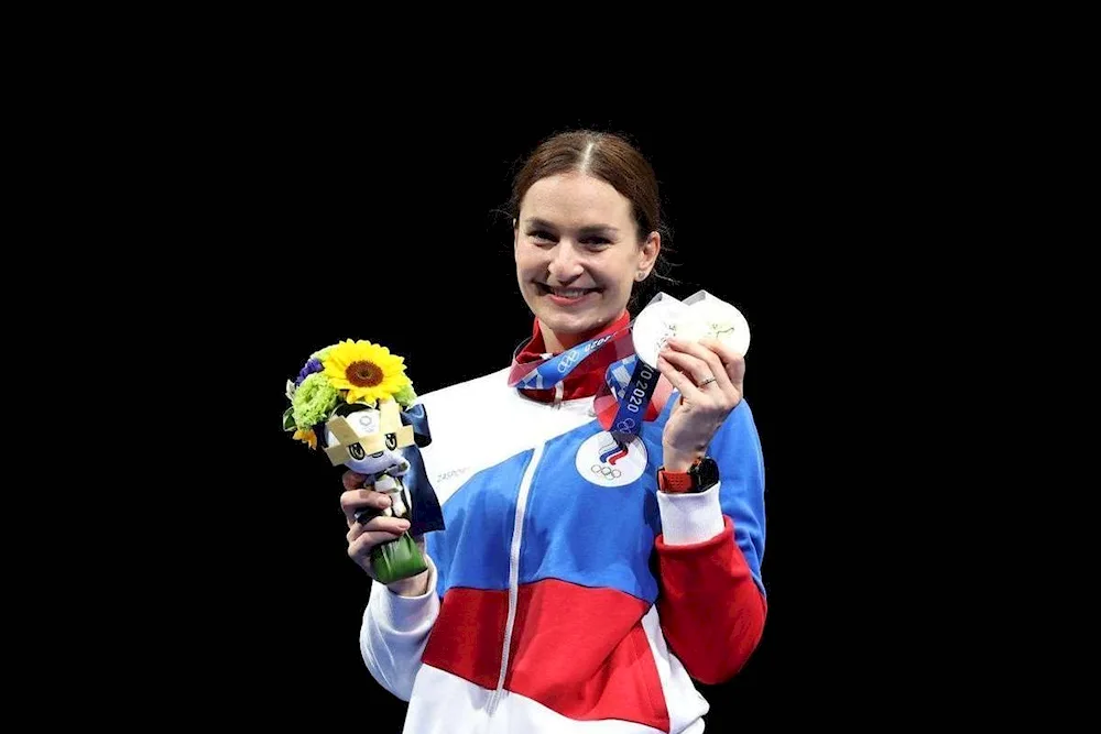 Sofya Velikaya fencing