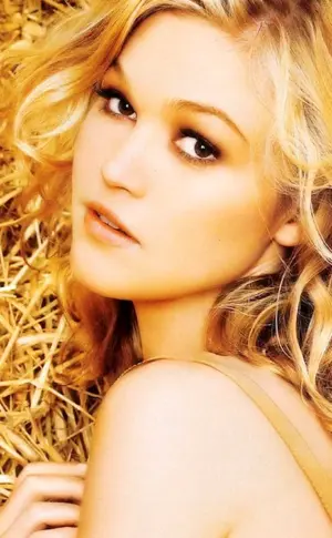 Straw hair colour