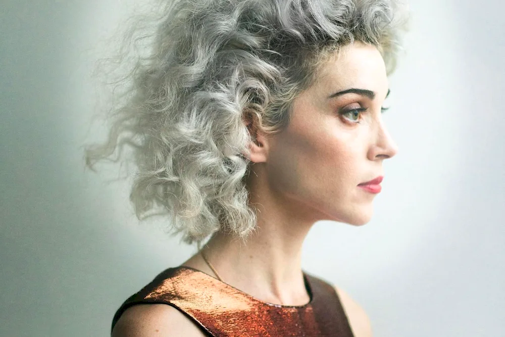 Curly curly hair