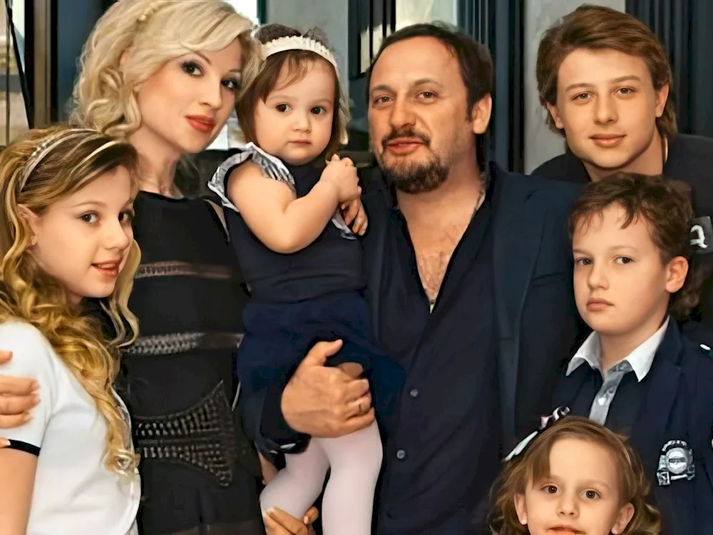 Stas Mikhailov family