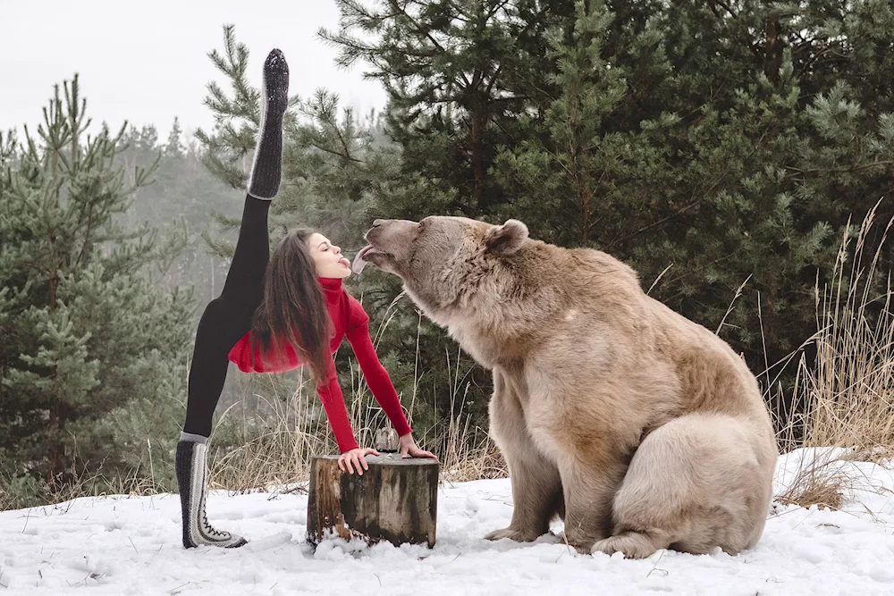 Olga Barantseva and Stepan bearYulia Kubar