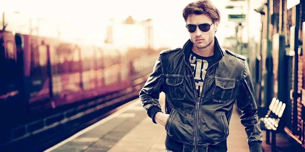 Stylish man with glasses