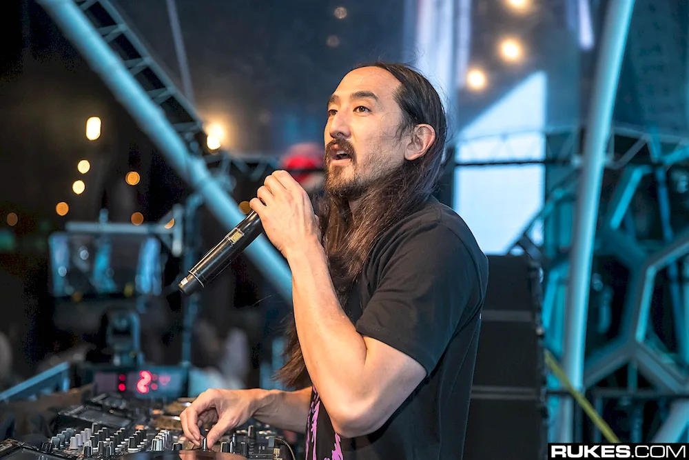 Steve Aoki